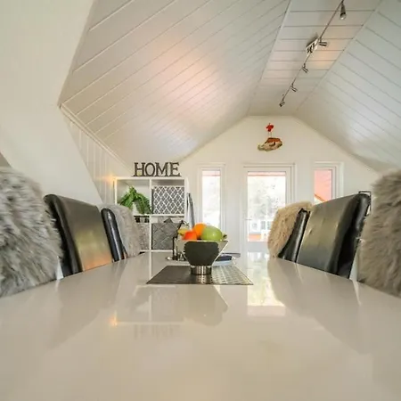 Large And Great Loft In Scenic Surroundings דירה אלטה