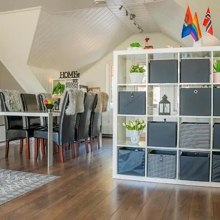 Large And Great Loft In Scenic Surroundings דירה *